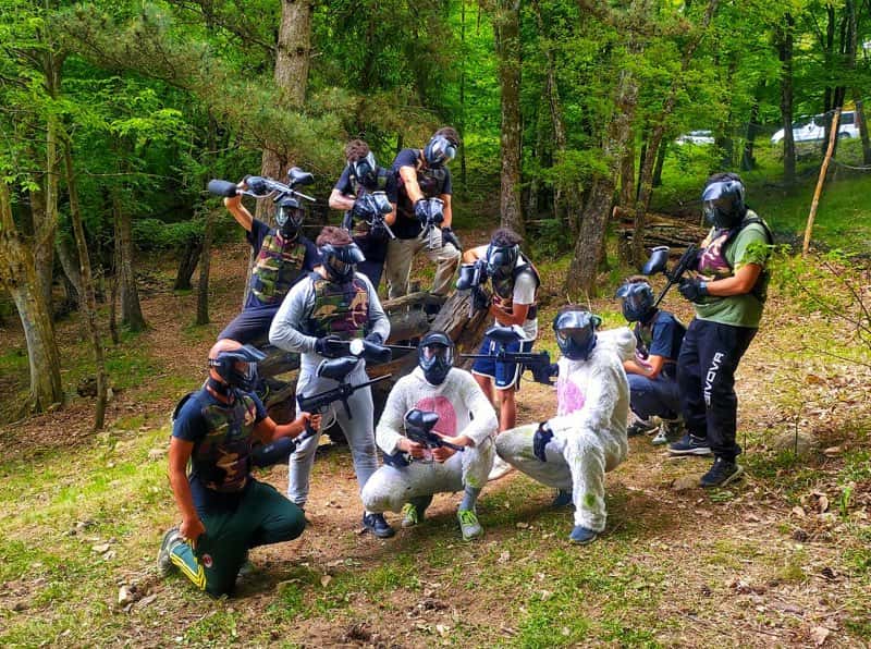 Paintball nel Bosco: Adrenalina Pura in un'Avventura Immersiva